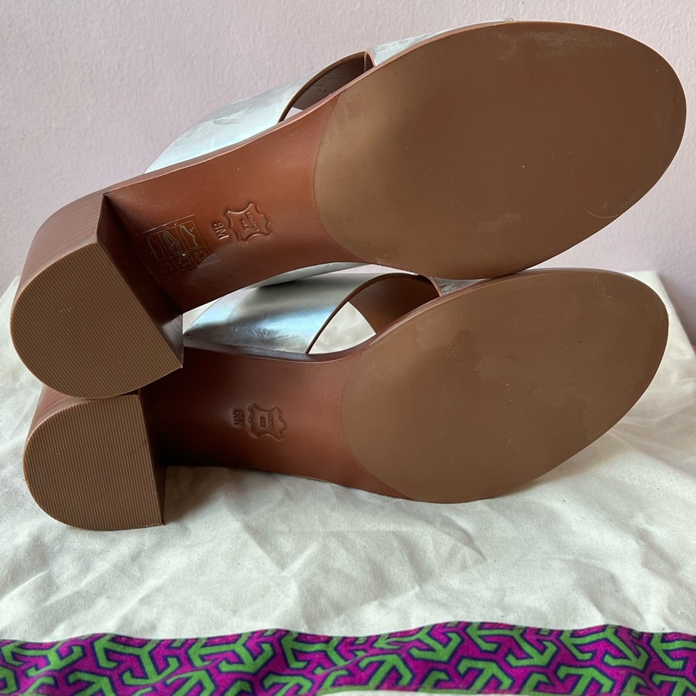 TORY BURCH SILVER METALLIC MONTROSE STACKED BLOCK HEEL SLIDE SANDALS BRAND NEW - Picture 8 of 16